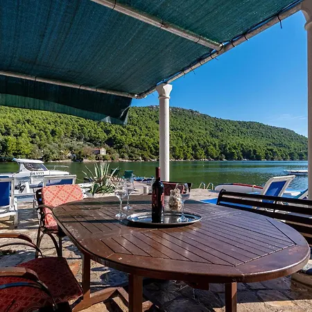 2 Bedroom Awesome In