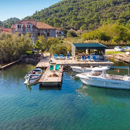Two-bedroom In Apartman Ston
